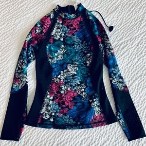 Lululemon Swell Seeker Paddle swim Top floral 6